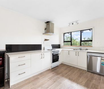 3 Bedrooms on Kirrie Ave - Photo 3