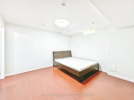 Detached Home For Lease | N9234064 - Photo 3