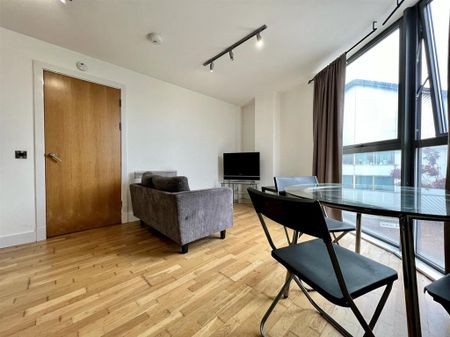 2 bedroom apartment to rent - Photo 3