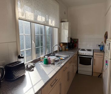 flat to rent Midanbury Lane, Bitterne Park, Southampton SO18 - Photo 4