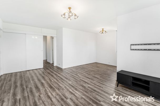 Stylish 2-Bedroom Apartment in Vibrant Maylands - Photo 1