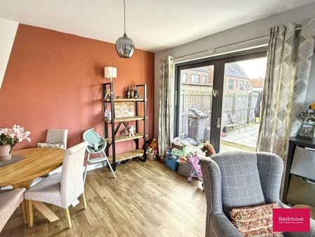 3 bedroom detached house to rent - Photo 3