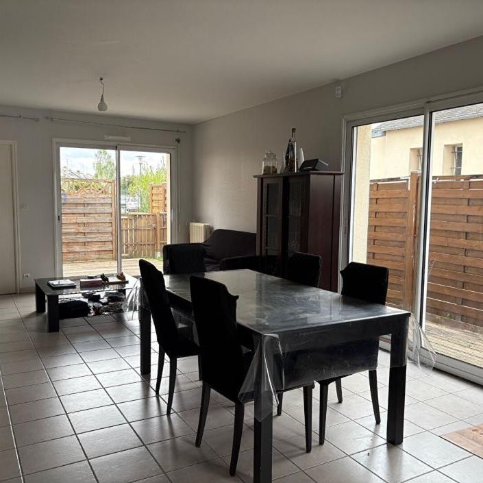 Location Maison 5 pièce(s) de 106.38 m2 - Photo 1