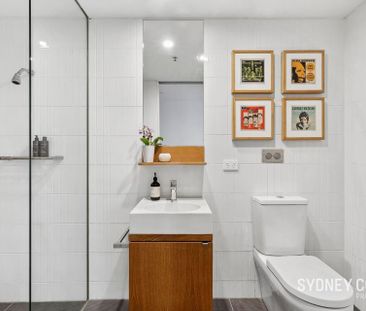 SIGNATURE STYLE IN HARRY SEIDLER’S ICONIC ‘COVE’ TOWER | Furnished - Photo 6