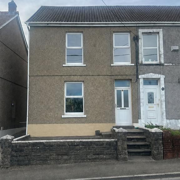 3 bedroom semi-detached house to rent - Photo 1