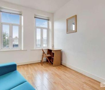 Balham High Road, Balham, SW12 - Photo 3