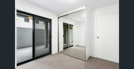 Lovely modern unfurnished two bedroom apartment in prime location - Photo 4