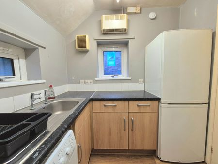 1 Bed Flat, Leeds & Bradford Road, LS13 - Photo 4