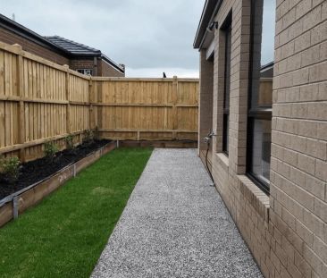 BRAND NEW FURNISHED DISABILITY FRIENDLY HOME - Photo 3