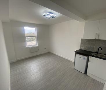 Studio Flat, Staplehurst Road, SE13 - Photo 6
