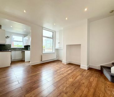 Park House Road, Lower Pilsley - Photo 4