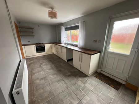 2 bedroom semi-detached house to rent - Photo 4