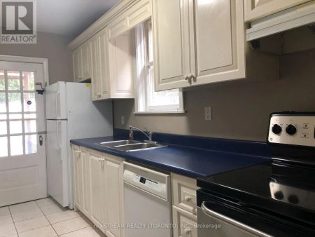 465 SUTHERLAND DRIVE E - Photo 4