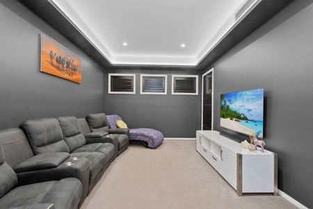 A Rare, Extravagant Spacious Home, Prime Location - Photo 2