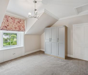 4 bedroom detached villa to rent - Photo 1