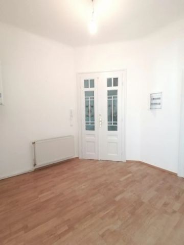 ruck zuck in der Innenstadt - 3 Zimmer Altbau renoviert - 3er WG geeignet - Photo 3