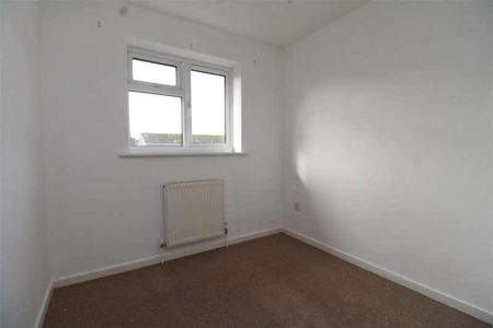 Flamborough Close, Woodston, Peterborough, PE2 - Photo 2