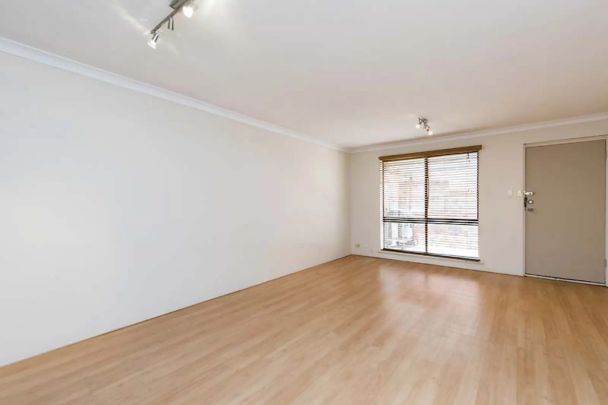 Lock up & Leave. - Photo 1