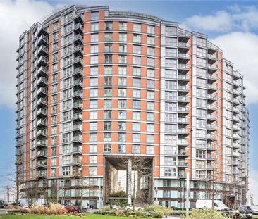 New Providence Wharf, Fairmont Avenue, Blackwall, London, E14 - Photo 1