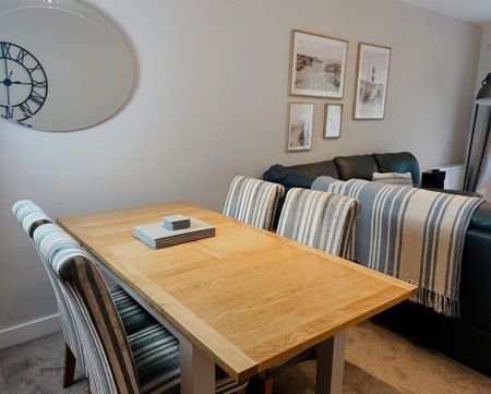 Lockton House Peasholm Gap, YO12 7TN, Scarborough - Photo 4