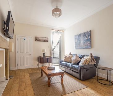 3 bedroom flat to rent - Photo 1