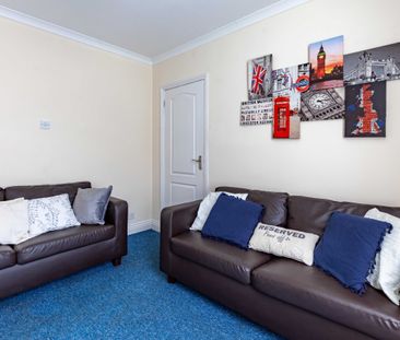 Room 1 - Photo 6
