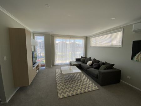 Modern Townhouse - Photo 5