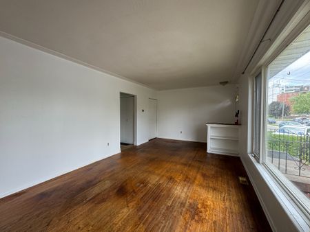 For Lease - 928 Upper Gage Avenue, Hamilton, Ontario - Photo 5