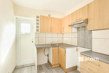 3 bedroom end of terrace house to rent - Photo 4