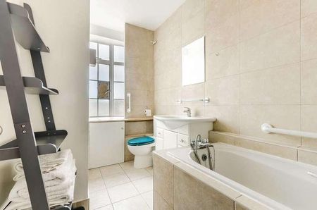 Upper Woburn Place, Bloomsbury, WC1H - Photo 3