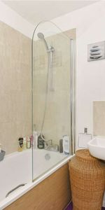 A ground floor flat is located less than a mile from Marlow High Street - Photo 4