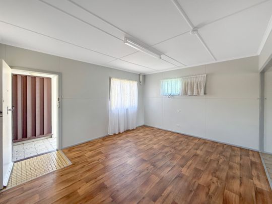 21 Place Avenue, Sarina - Photo 1