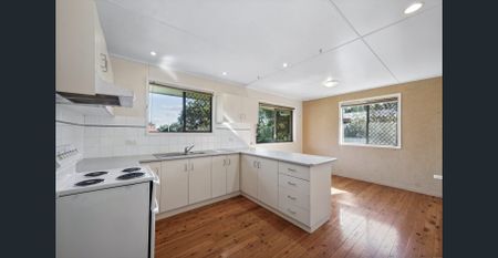 Charming 3-Bed Brick Home for Rent - Photo 3