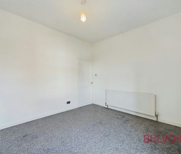 Terraced House to rent on - Photo 6