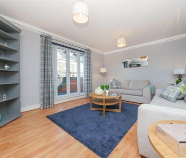 3 bedroom flat to rent - Photo 3