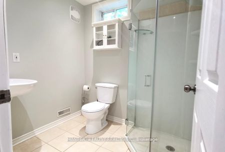 For Lease - 153 Summerlyn Trail, Bradford West Gwillimbury, Ontario - Photo 5