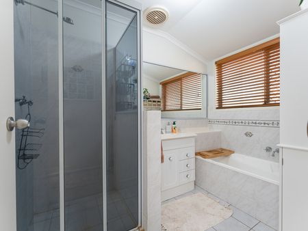 7 Capriole Close, Yamanto QLD 4305 - House For Rent | Domain - Photo 3