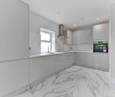 3 bedroom flat to rent - Photo 5