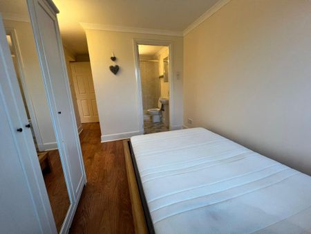 2 bedroom flat to rent - Photo 3