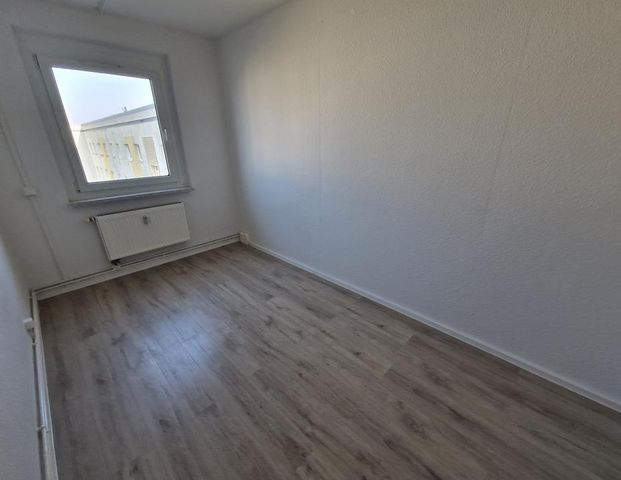 Zwei Löffel, ein Traum – eure neue Einbauküche wartet! Spare eine NKM bei Einzug vor dem 31.12.2025 - Foto 1