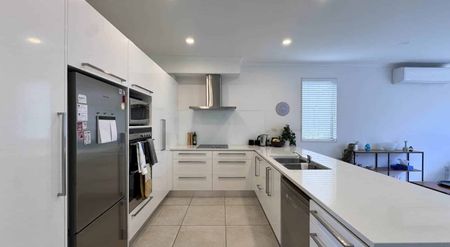 Stunning, Secure Family Home – Don’t Miss Out! - Photo 4