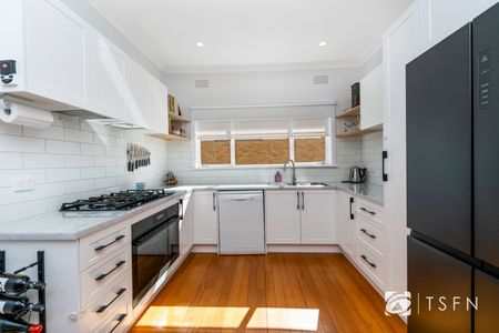 26 Marshall Crescent, Kennington - Photo 2