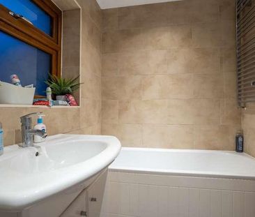 Chantry Avenue, Hartley, Longfield, Kent, DA3 - Photo 2