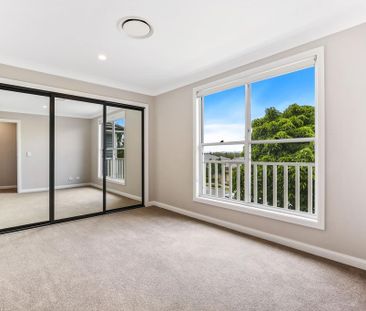 Large home and studio with separate entrance - Photo 3