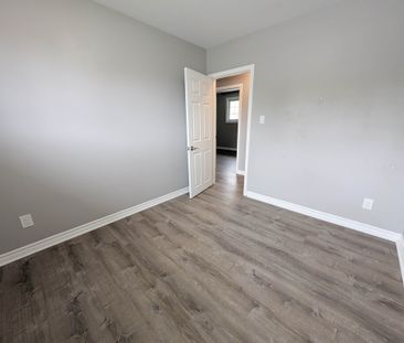 Bright and Comfortable 3-Bedroom Unit in Niagara Falls! - Photo 6