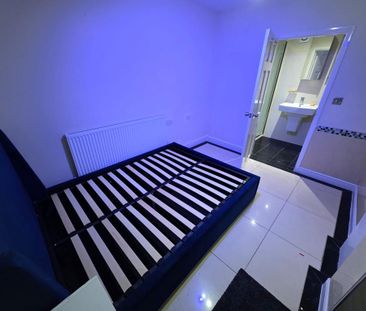 1 bedroom in a house share to rent - Photo 4