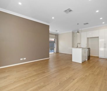 Modern & Low-Maintenance Townhouse for Rent! - Photo 6