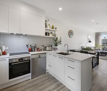 Modern 2-Bedroom Townhouse for Rent – Low Maintenance Living! - Photo 1