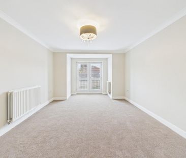 2 bedroom Flat To Let - Photo 5