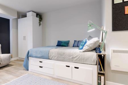 Premier Studio (no dishwasher) - Photo 2